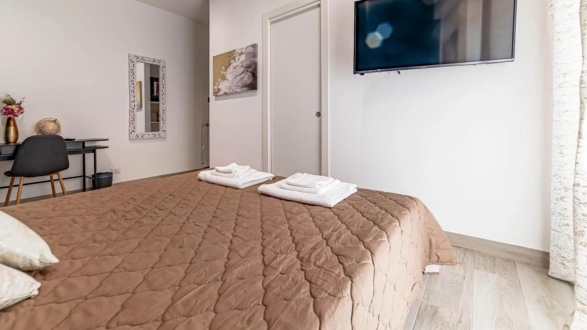 Michelangelo Luxury Rooms - Colosseo - Wifi Rome Guest house